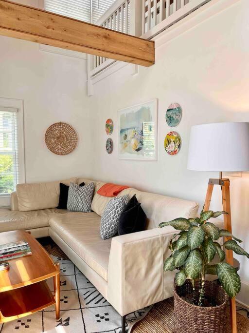 Liz Lane Cottage- Entire Guesthouse Charleston Extérieur photo