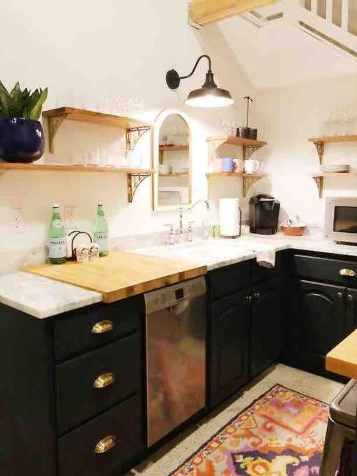 Liz Lane Cottage- Entire Guesthouse Charleston Extérieur photo